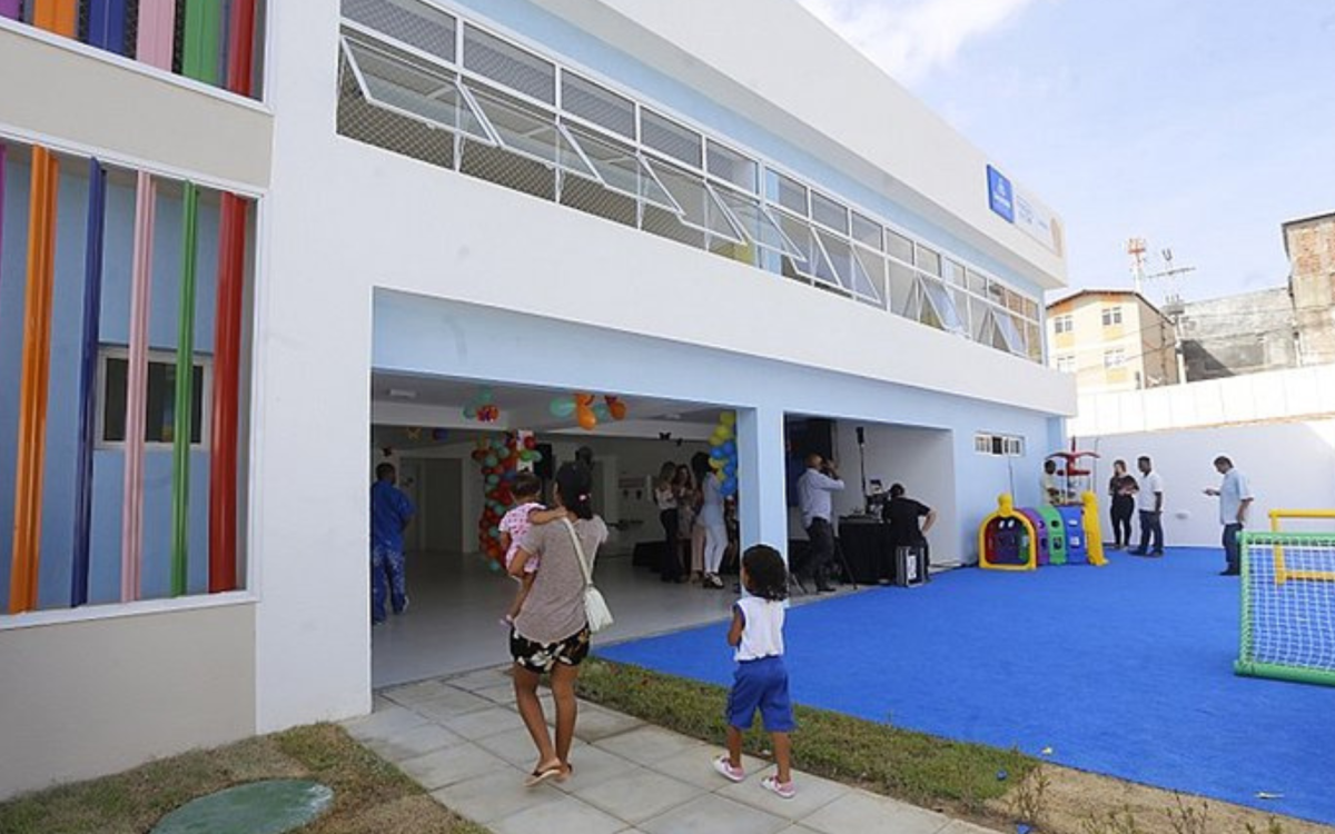Salvador abre cadastro para creches, escolas e EJA com inscrições online e presenciais